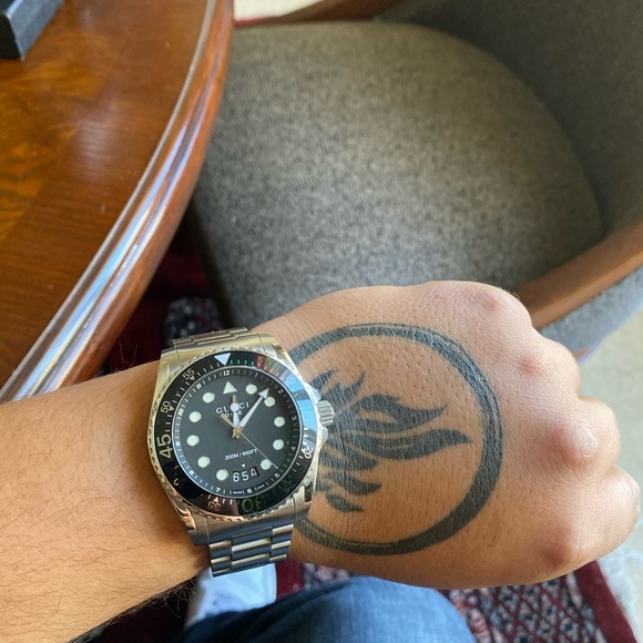 Gucci watch - Picture 2 of 3